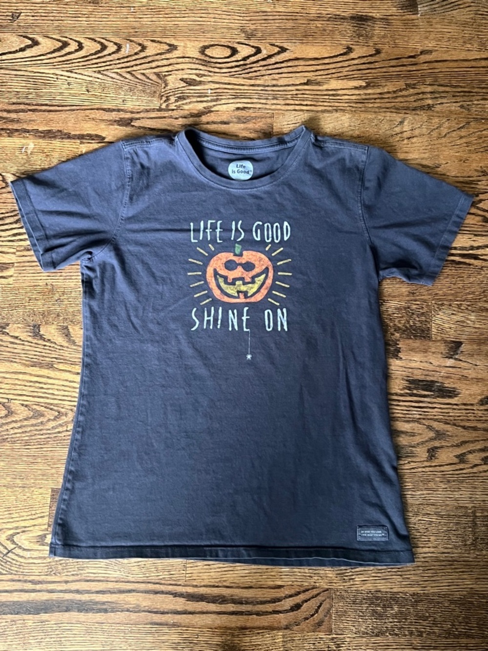 Life Is Good Charcoal Gray Short-Sleeve 'Shine On' Pumpkin Tee